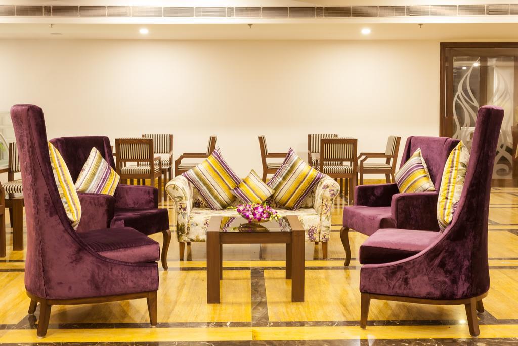 Velvet Clarks Exotica Hotel Zirakpur Bagian luar foto